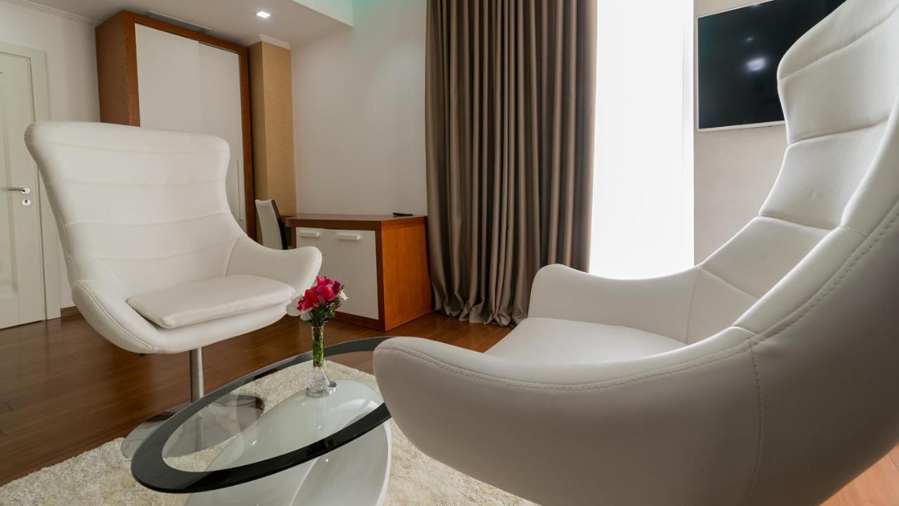 Deluxe & Executive Spa By Rafaelo Shengjin Exterior photo
