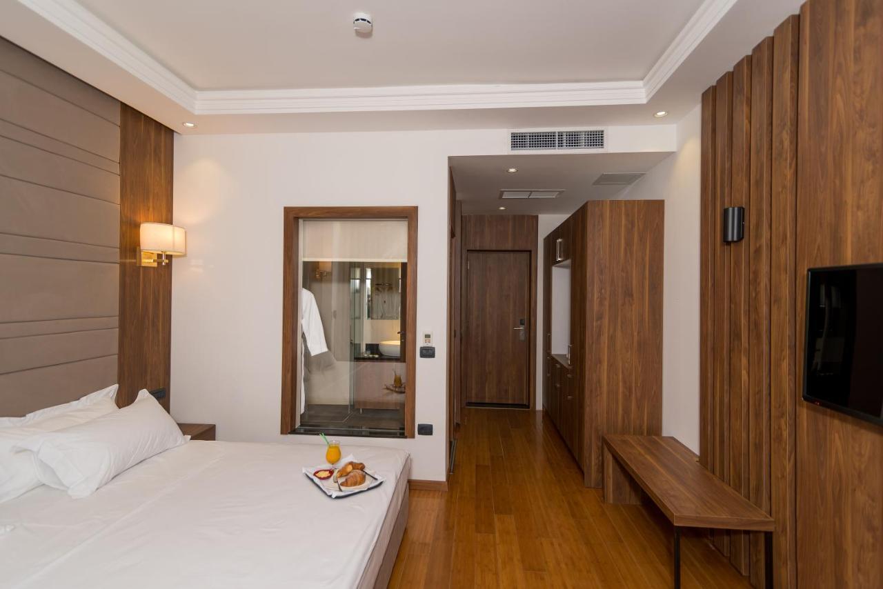 Deluxe & Executive Spa By Rafaelo Shengjin Exterior photo