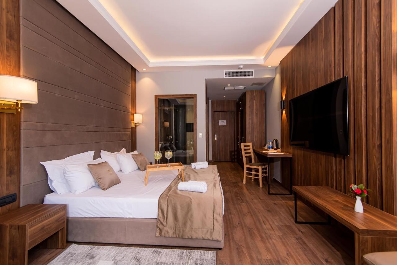 Deluxe & Executive Spa By Rafaelo Shengjin Exterior photo
