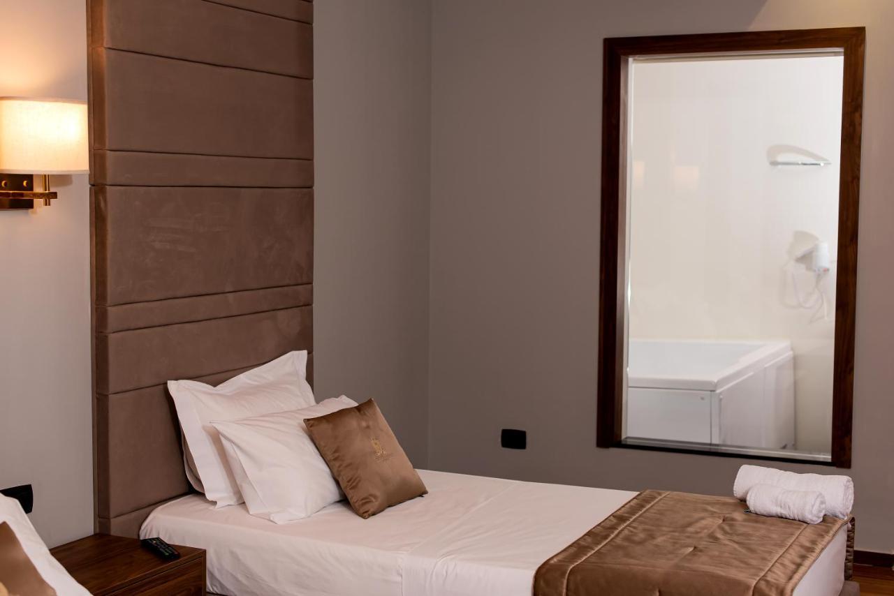 Deluxe & Executive Spa By Rafaelo Shengjin Exterior photo