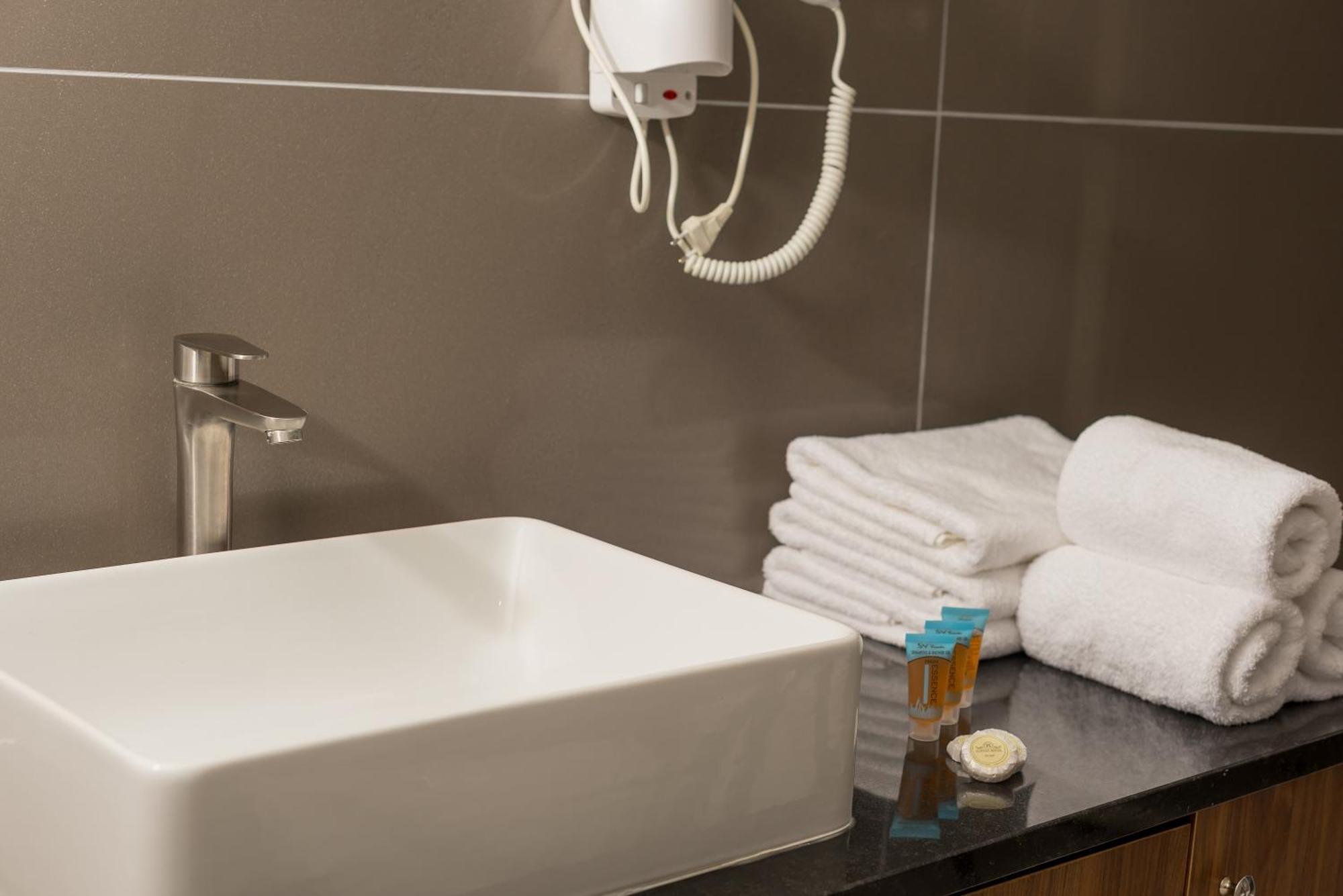 Deluxe & Executive Spa By Rafaelo Shengjin Room photo