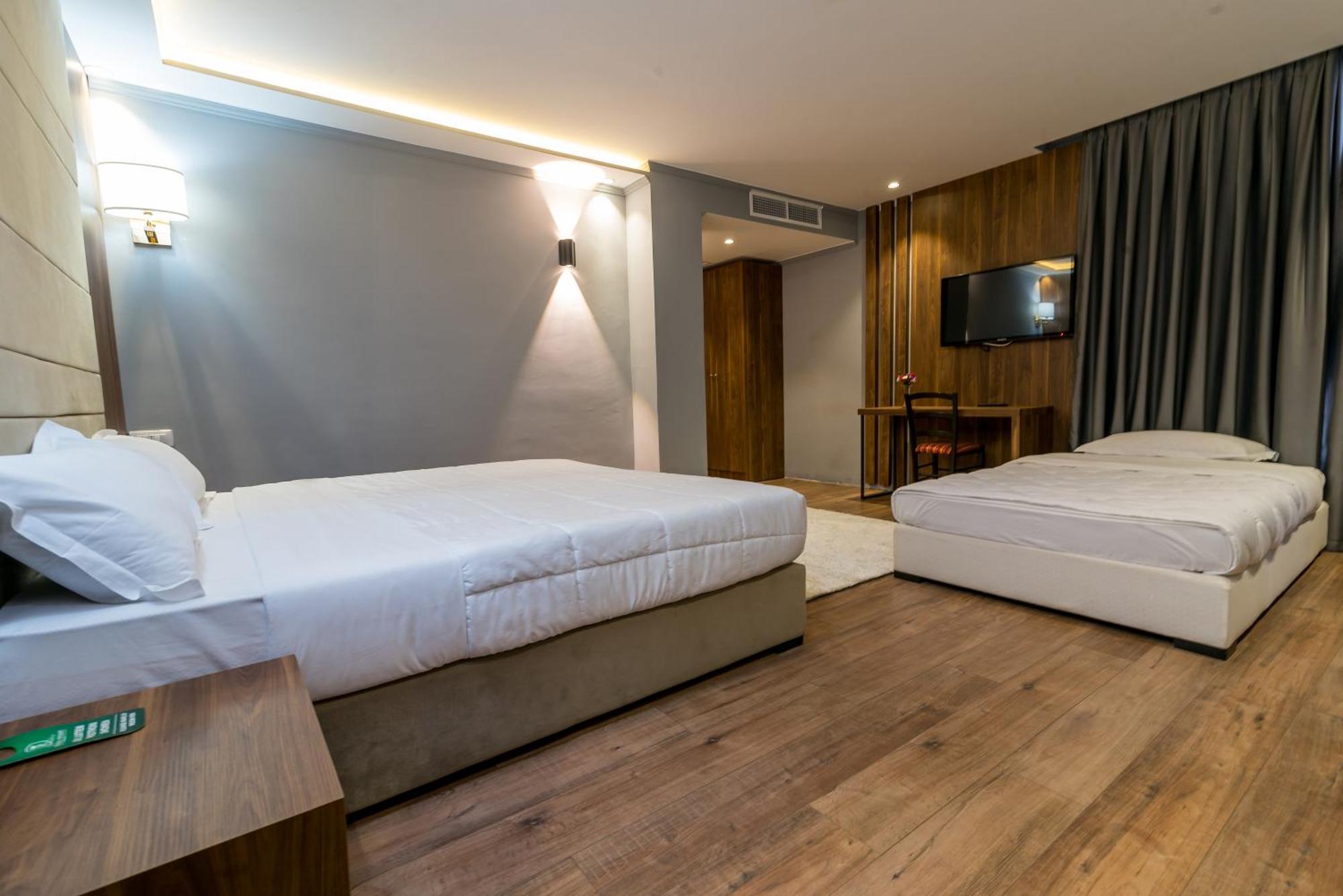 Deluxe & Executive Spa By Rafaelo Shengjin Room photo